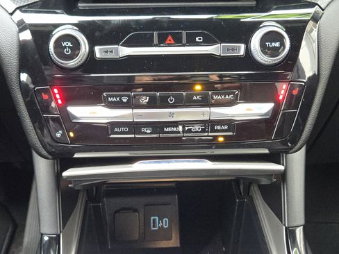 Used 2022 Ford Explorer ST-Line image 21