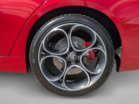 Used 2023 Alfa Romeo Giulia Veloce image 14