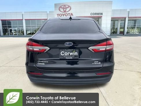 Used 2019 Ford Fusion SE image 4