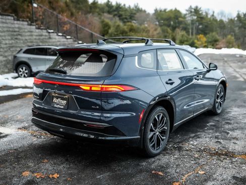 New 2025 Toyota Crown Signia XLE image 4