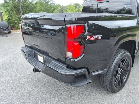 Certified 2025 Chevrolet Colorado Z71 w/ Technology Package AWD/4WD image 14