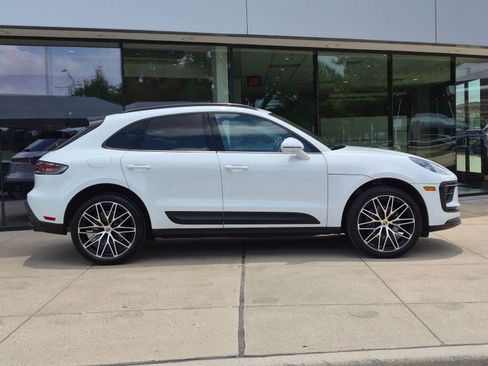 Certified 2026 Porsche Macan AWD/4WD image 8