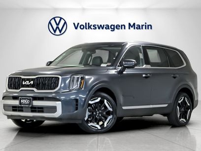 Used 2024 Kia Telluride EX w/ EX Captain's Chair Package