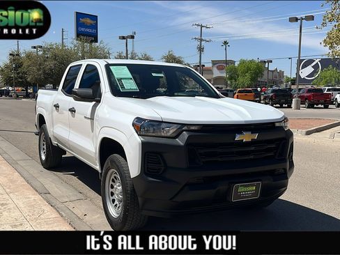 Used 2024 Chevrolet Colorado W/T image 1