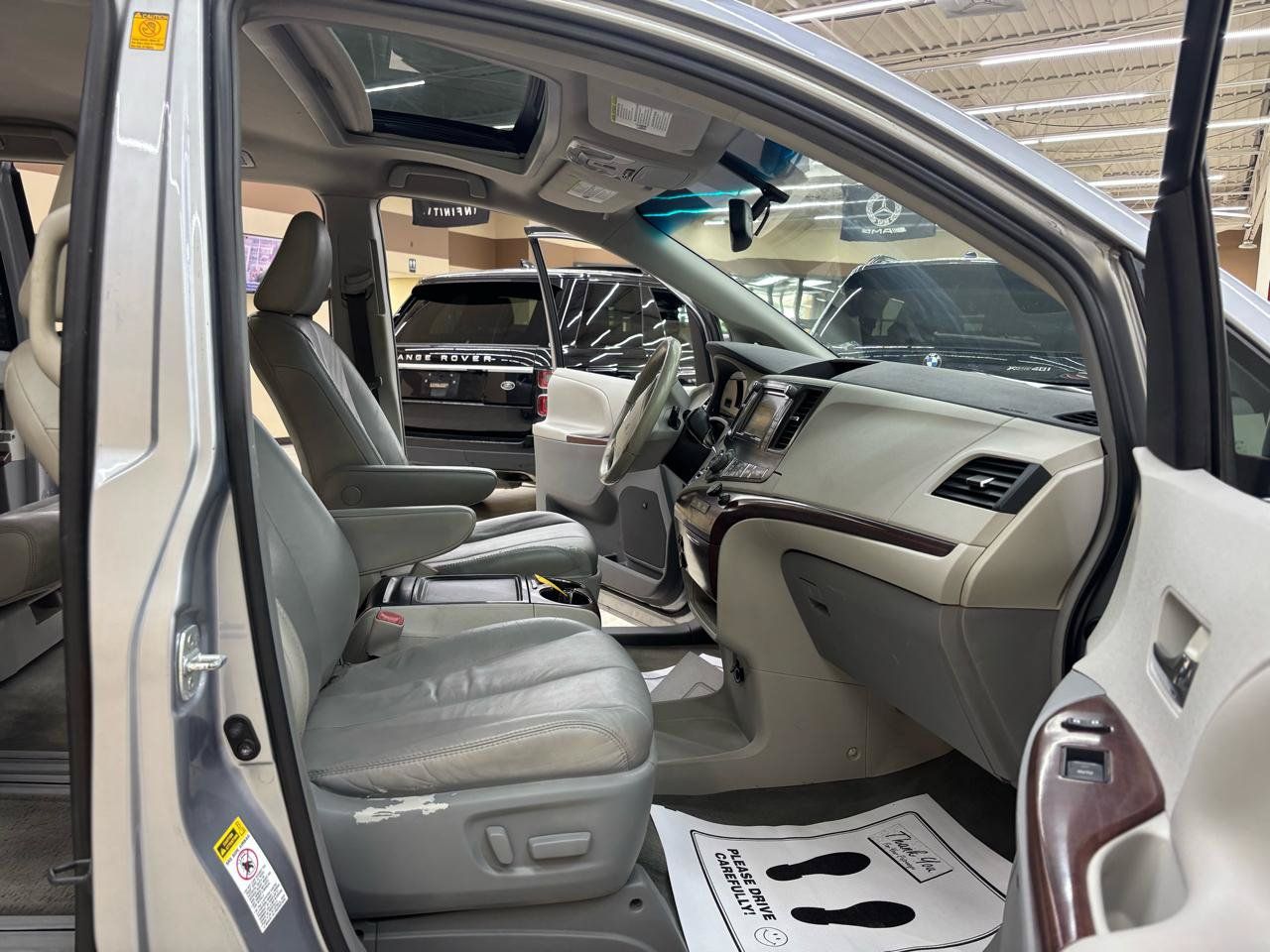 Used 2012 Toyota Sienna XLE w/ XLE Navigation Pkg FWD image 15