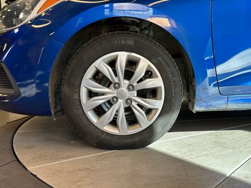 Used 2019 Hyundai Accent SE FWD image 25