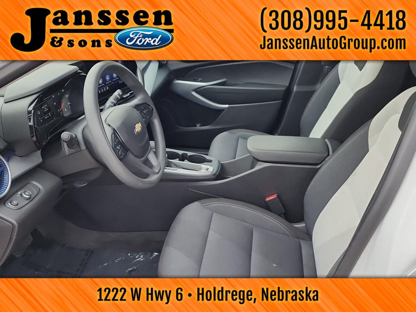 Used 2025 Chevrolet Trax LS FWD image 19