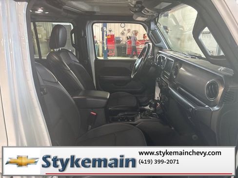 Used 2021 Jeep Gladiator Sport image 34