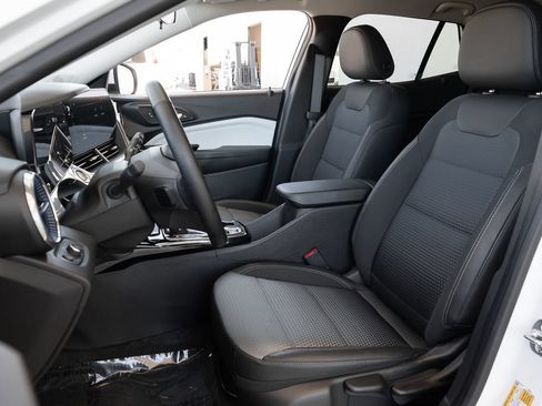 Used 2026 Chevrolet Trax LT w/ Driver Confidence Package FWD image 20