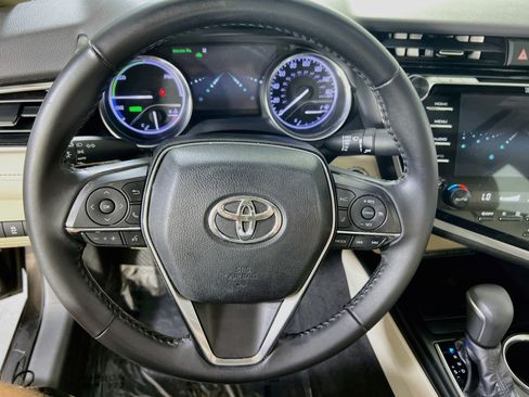 Used 2018 Toyota Camry XLE w/ Audio Package FWD image 11