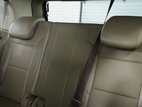 Used 2020 GMC Yukon SLT w/ Premium Edition RWD image 30