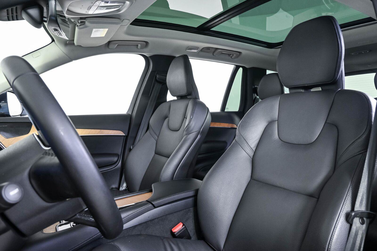 Used 2025 Volvo XC90 T8 Plus w/ Protection Package Premier AWD/4WD image 5