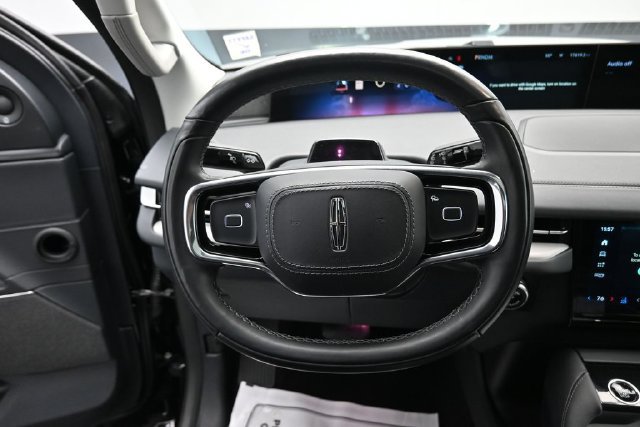 Certified 2025 Lincoln Navigator Reserve AWD/4WD image 15