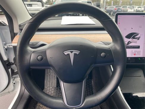 Used 2018 Tesla Model 3 Long Range image 15
