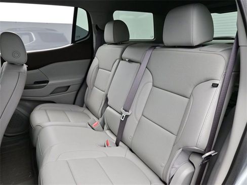 Used 2023 GMC Acadia SLT w/ Technology Package image 12