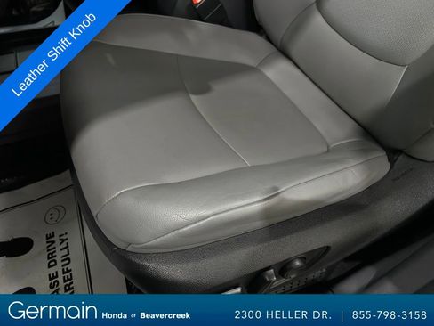Used 2022 Toyota Sienna XLE image 22