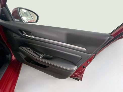 Used 2023 Nissan Altima 2.5 SV FWD image 29