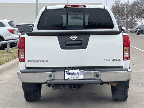 Used 2019 Nissan Frontier SV image 5