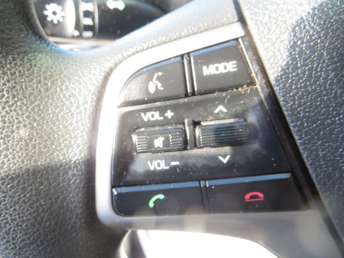 Used 2018 Hyundai Elantra SE image 14