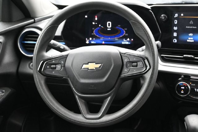 Used 2024 Chevrolet Trax LT FWD image 10