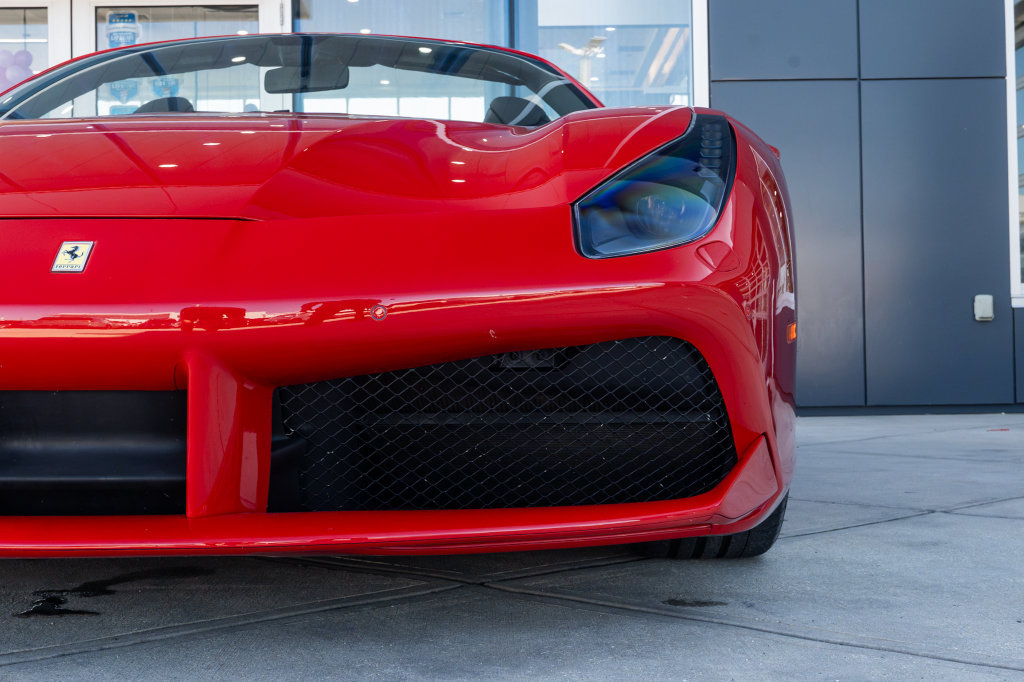 Used 2018 Ferrari 488 Spider RWD image 8