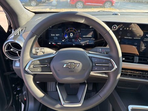 New 2026 Chevrolet Equinox ACTIV AWD/4WD image 23