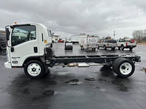 New 2026 Isuzu NPR image 5