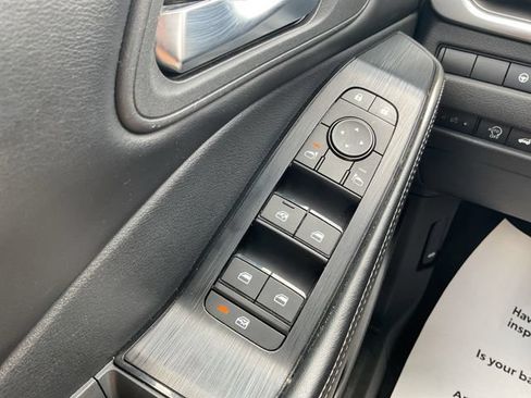 Used 2024 Nissan Rogue SV FWD image 35