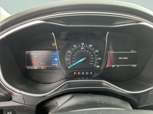 Used 2017 Ford Fusion SE w/ Equipment Group 201A FWD image 18