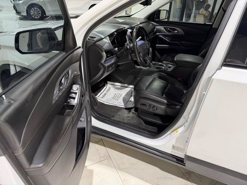 Used 2020 Chevrolet Traverse RS FWD image 16