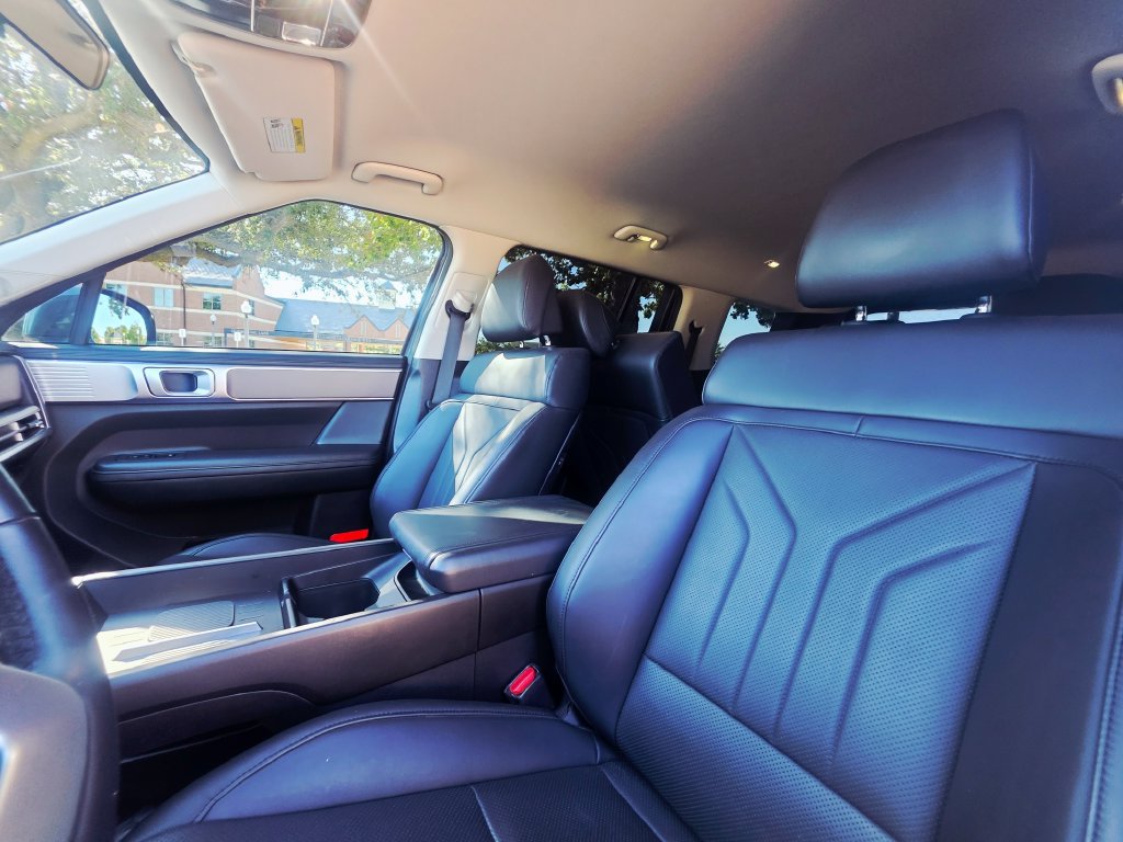 Certified 2025 Hyundai Santa Fe SEL FWD image 31