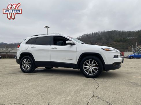 Used 2018 Jeep Cherokee Limited image 1