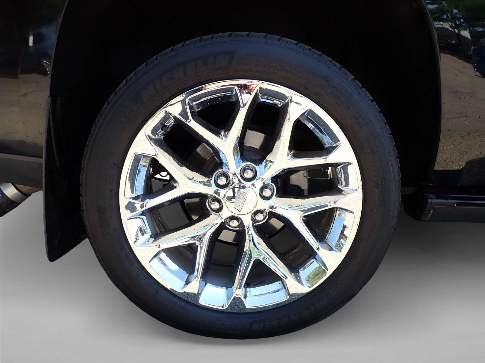 Used 2020 Cadillac Escalade Premium Luxury AWD/4WD image 7