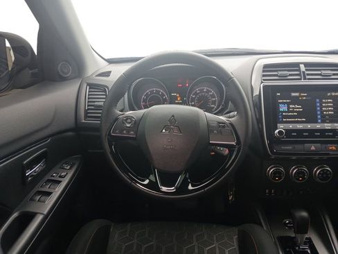 Used 2024 Mitsubishi Outlander Sport LE AWD/4WD image 12