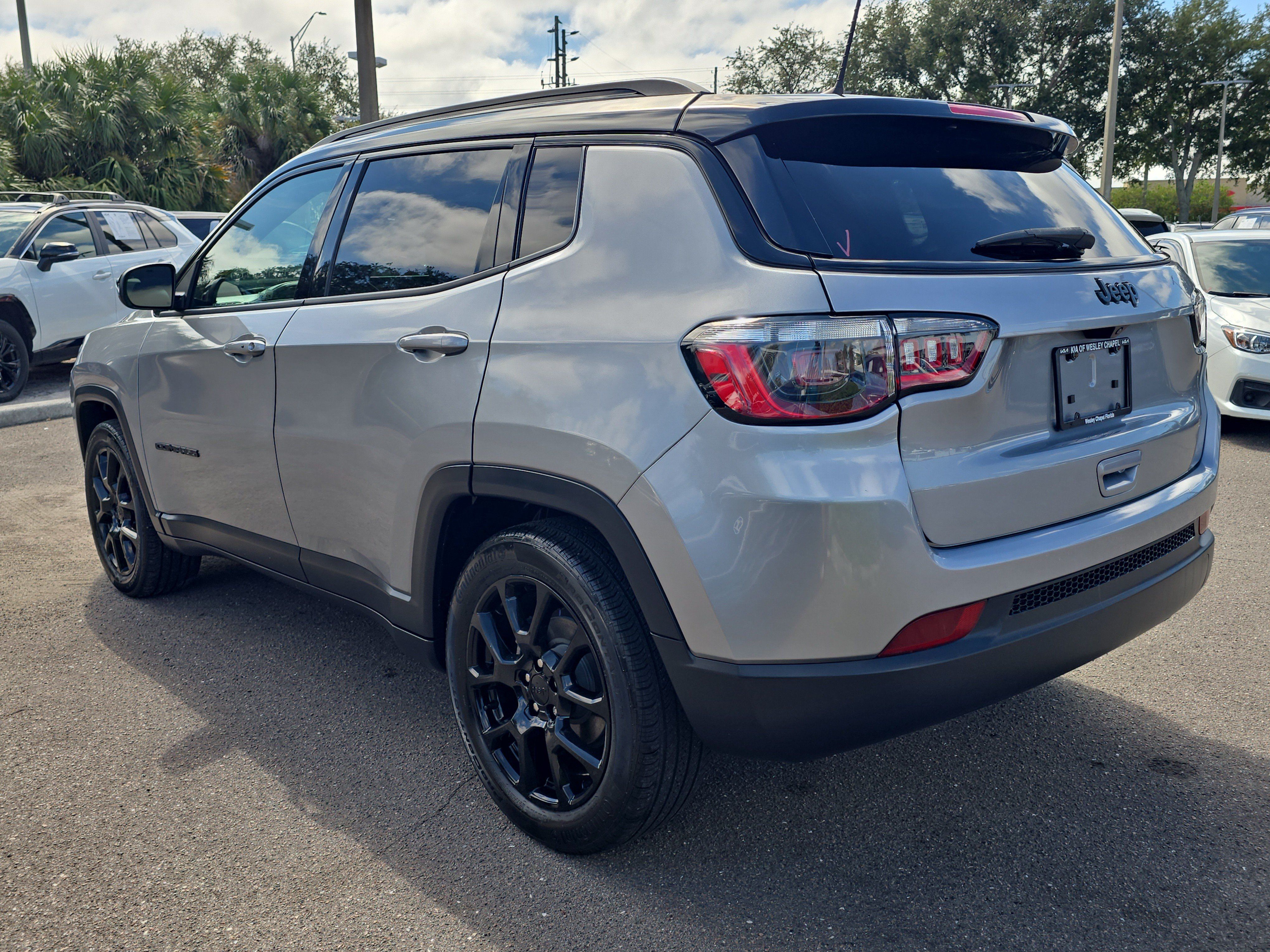 Used 2022 Jeep Compass Latitude FWD image 6