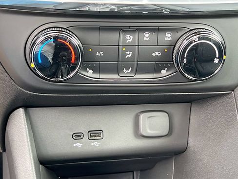 New 2026 Buick Encore GX Preferred w/ Comfort Package FWD image 11
