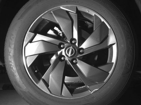 Used 2025 Nissan Rogue SV FWD image 18