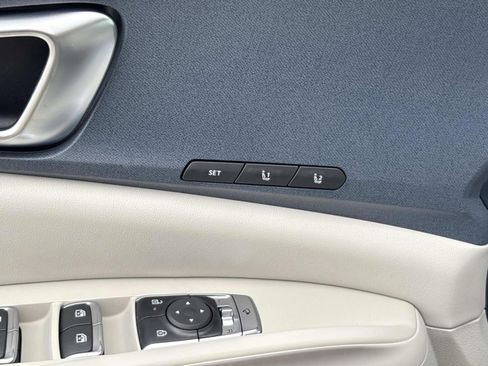 New 2026 Kia Carnival EX FWD image 18