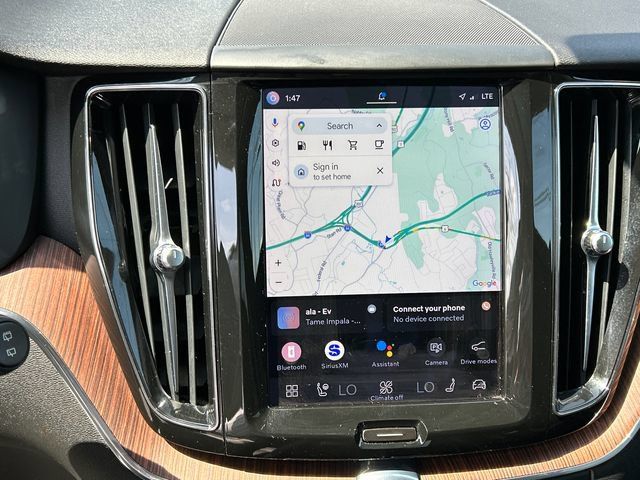 Certified 2023 Volvo XC60 B5 Plus w/ Climate Package AWD/4WD image 16