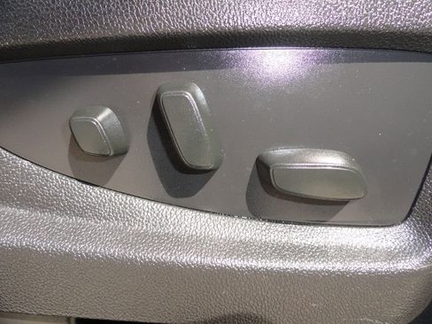 Used 2017 Chevrolet Tahoe LT image 32