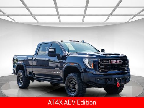 Used 2025 GMC Sierra 2500 AT4X w/ AT4X AEV Edition AWD/4WD image 5