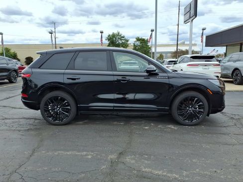 Used 2023 Lincoln Corsair AWD w/ Equipment Group 101A image 8