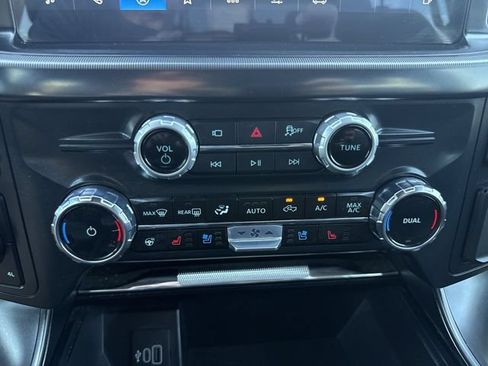 Used 2025 Ford F150 Lariat AWD/4WD image 19