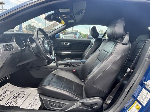 Used 2022 Ford Mustang Premium image 10