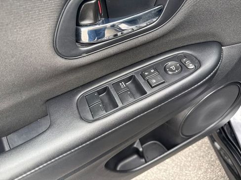 Used 2021 Honda HR-V Sport image 10