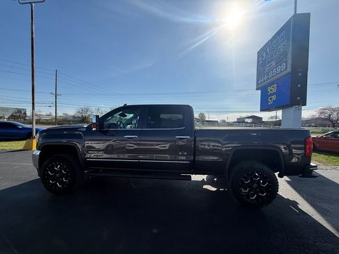Used 2016 GMC Sierra 2500 SLT w/ Duramax Plus Package image 7