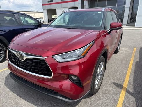 Used 2020 Toyota Highlander Limited AWD/4WD image 1