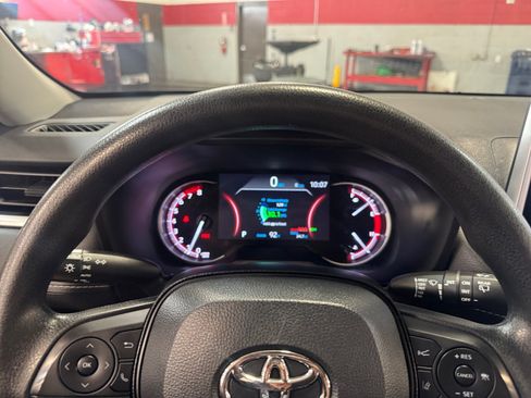Certified 2024 Toyota RAV4 XLE AWD/4WD image 10