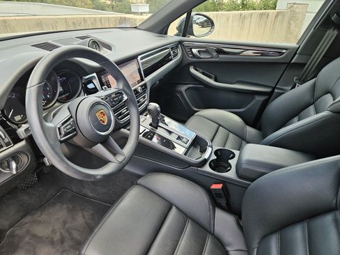 Certified 2026 Porsche Macan AWD/4WD image 4