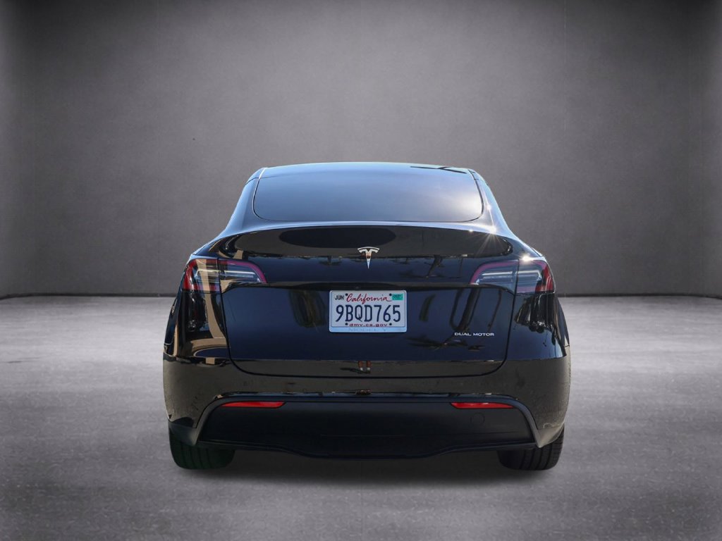 Used 2022 Tesla Model Y Long Range AWD/4WD image 5
